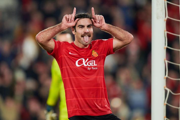 Abdon Prats - Ngôi Sao Tỏa Sáng Với Dấu Ấn Về Các Thời Điểm Quan Trọng